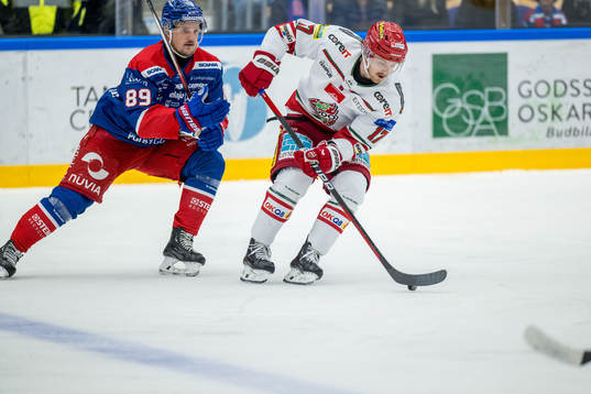 Oskarshamns Patrik Karlkvist och MoDos Riley Woods