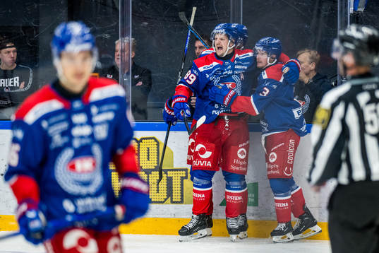 Oskarshamns Patrik Karlkvist jublar