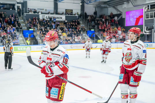 MoDos Erik Karlsson och Daniel Brickley deppar