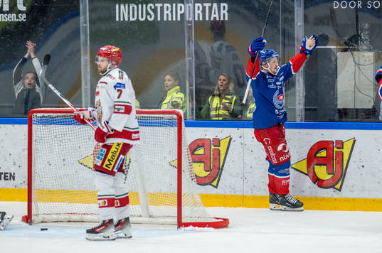 Oskarshamns Patrik Karlkvist jublar