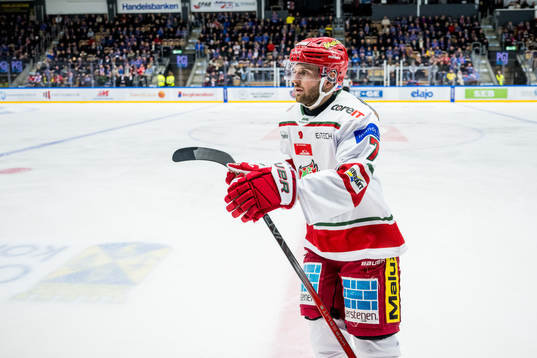 MoDos Pontus Näsén jublar