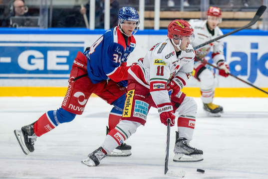 Oskarshamns Olli Palola och MoDos Daniel O´regan