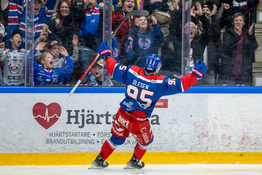 Oskarshamns Nick Olesen jublar