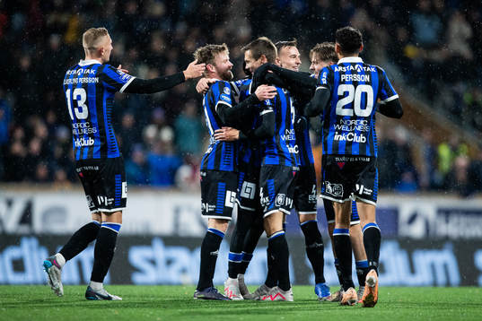 Sirius Tobias Carlsson jublar