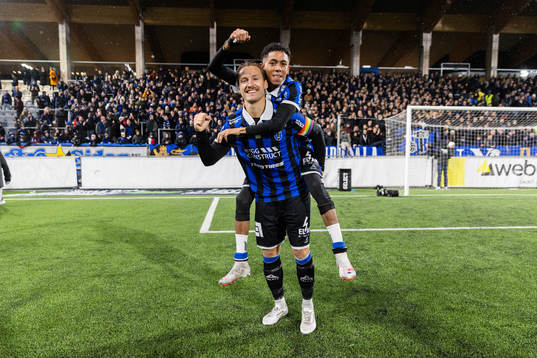 Sirius Daniel Stensson och Tashreeq Matthews jublar