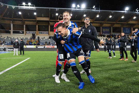 Sirius Henrik Castegren och Daniel Stensson jublar