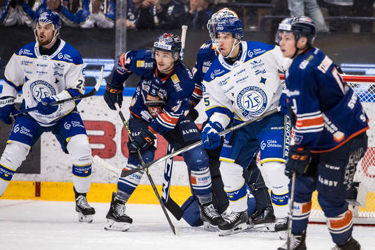 Växjös Keegan Lowe och Leksands Max Veronneau