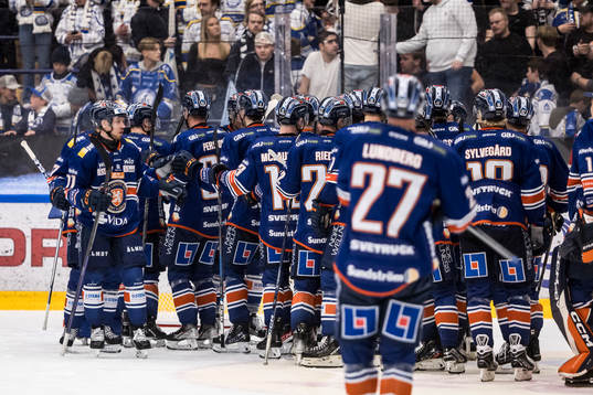 Växjös spelarna jublar