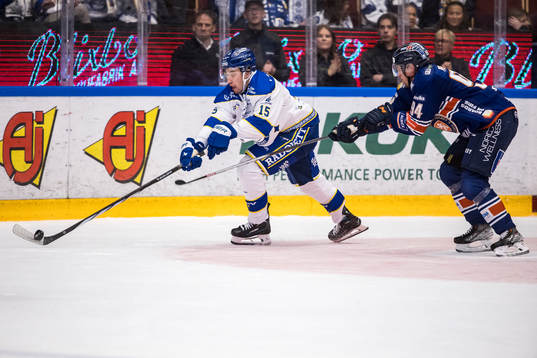 Leksands Max Veronneau och Växjös Joel Persson