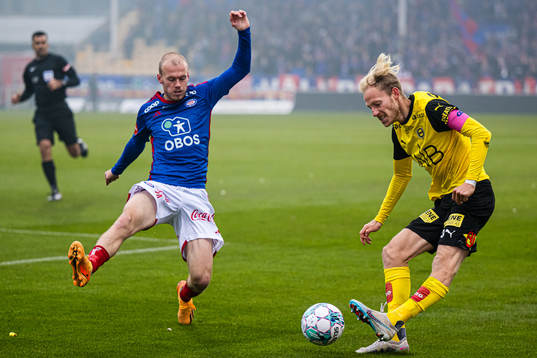 Petter Strand of Vålerenga and Gjermund Åsen of