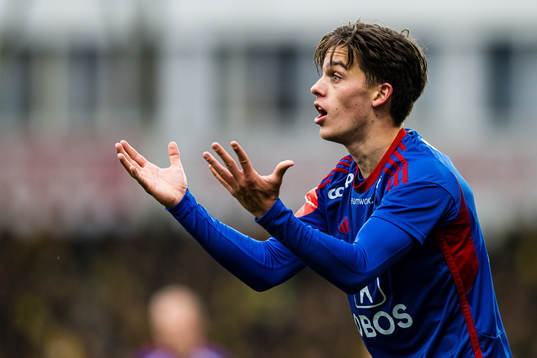 Magnus Riisnæs of Vålerenga reacts