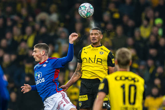 Andrej Ilic of Vålerenga and Lunan Ruben Gabrielsen of