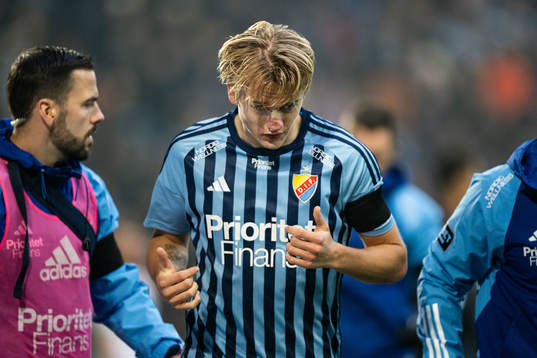 Djurgårdens Oskar Fallenius har ont