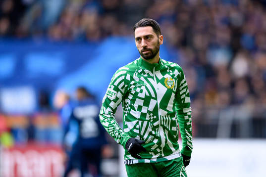 Hammarbys Nahir Besara innan fotbollsmatchen i Allsvenskan