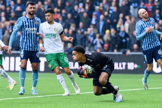 Hammarbys målvakt Oliver Dovin