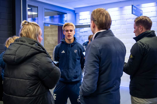 Djurgårdens Lucas Bergvall i mixade zonen