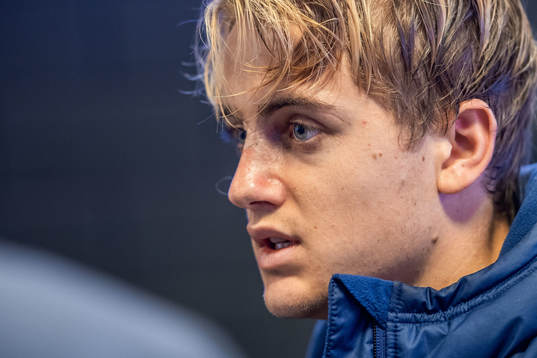Djurgårdens Oskar Fallenius i mixade zonen