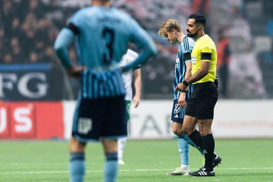 Djurgårdens Oskar Fallenius har ont