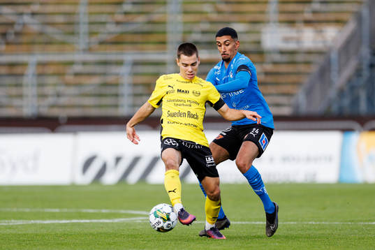 Mjällbys Leo Walta och Halmstads Amir Al-Ammari