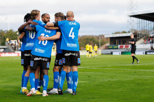 Halmstads spelare jublar