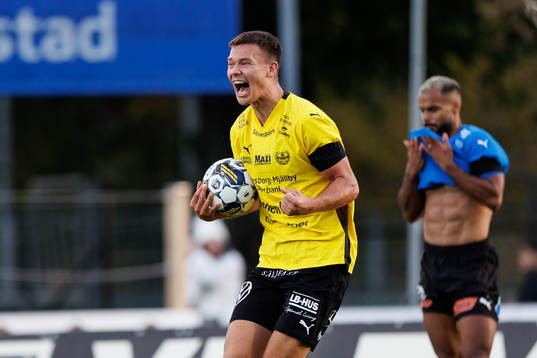 Bläddra bland fler bilder av Fotboll, Allsvenskan, Halmstad - Mjällby