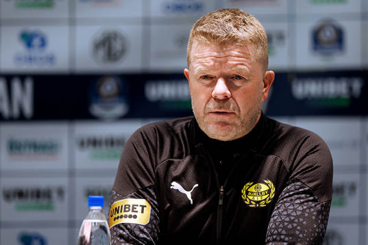 Mjällbys tränare Anders Torstensson på presskonferensen