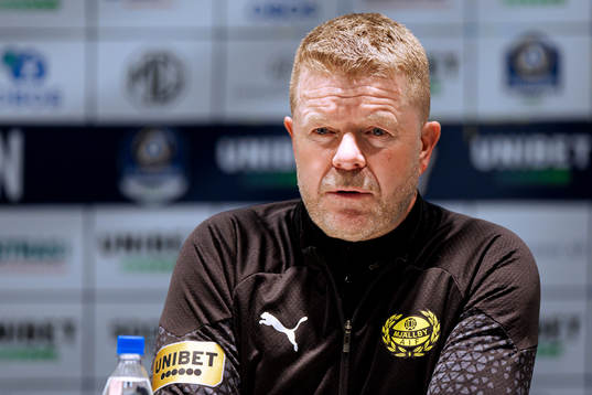Mjällbys tränare Anders Torstensson på presskonferensen