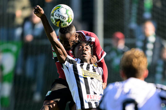 Västerås SKs Jabir Abdihakim Ali och Landskronas Ousmane