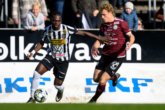 Landskronas Kofi Asare och Västerås SKs Herman Magnusson