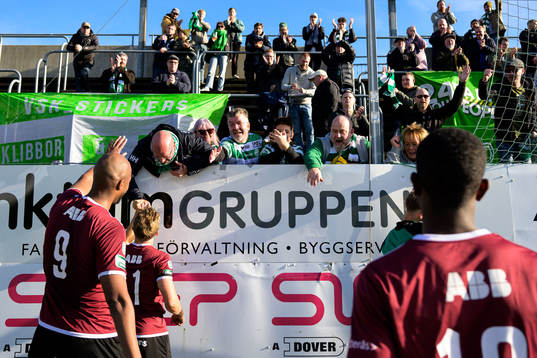 Västerås SKs spelare jublar