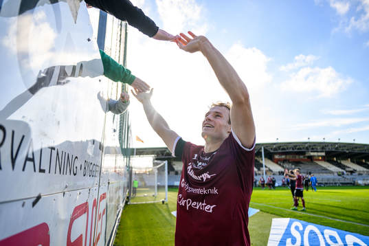Västerås SKs Herman Magnusson jublar