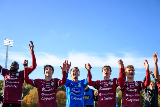Västerås SKs spelare jublar