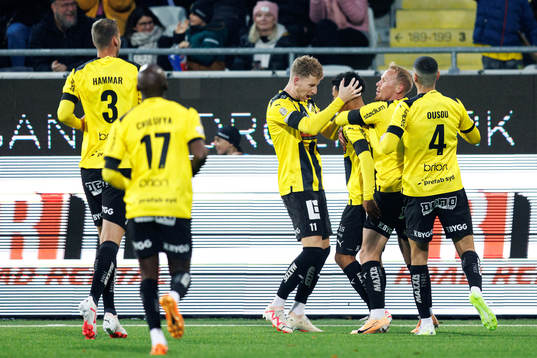 Häckens Momodou Lamin Sonko jublar