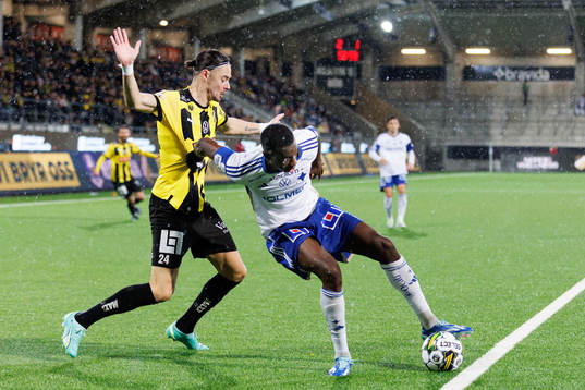 Häckens Amor Layouni och IFK Norrköpings Yahya Kalley