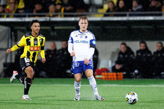 Häckens Momodou Lamin Sonko och IFK Norrköpings Isak