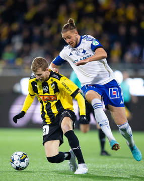 Häckens Simon Gustafson och IFK Norrköpings Kevin Höög