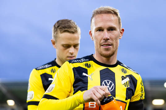 Häckens Mikkel Rygaard Jensen innan fotbollsmatchen i