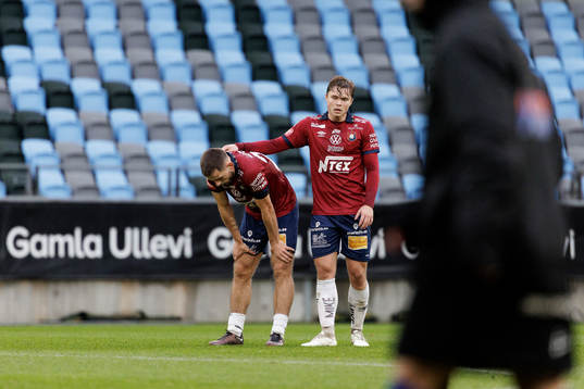 Örgrytes Erion Sadiku och Linus Tagesson deppar
