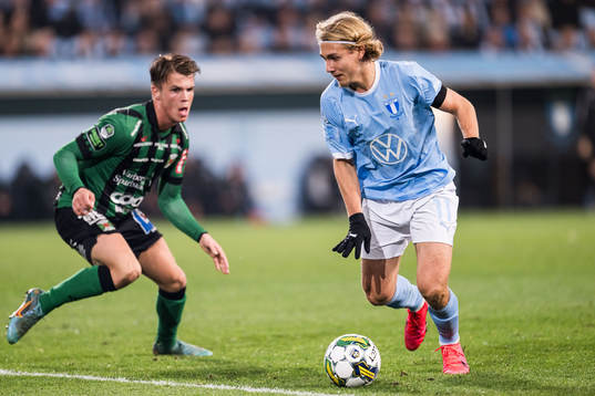 Varbergs Victor Karlsson och Malmö FFs Sebastian Nanasi