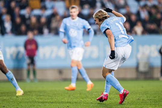 Malmö FFs Sebastian Nanasi gör 1-0