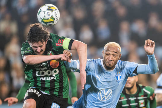 Varbergs Robin Tranberg och Malmö FFs Derek Cornelius
