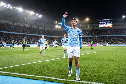 Malmö FFs Stefano Vecchia jublar