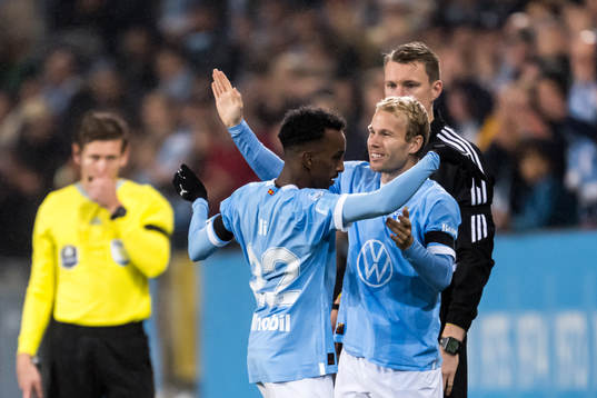 Malmö FFs Taha Ali byt ut mot Oscar Lewicki