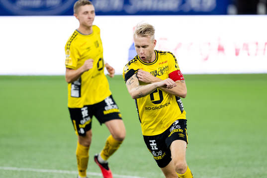Elfsborgs Johan Larsson jublar