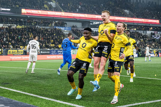 Elfsborgs Michael Baidoo, Per Frick och Niklas Hult jublar