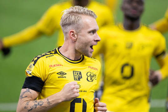Elfsborgs Johan Larsson jublar