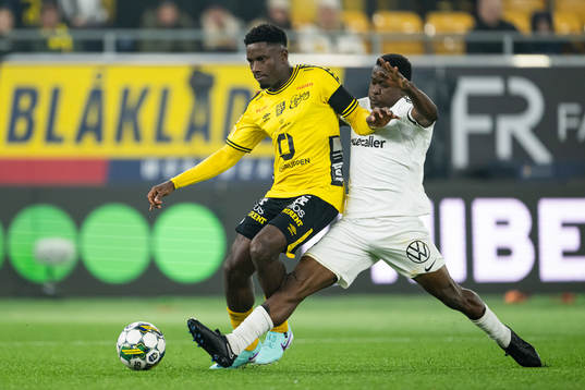 Elfsborgs Michael Baidoo och AIKs Erick Otieno