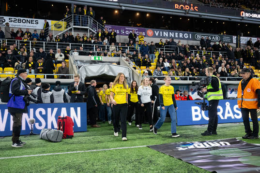 Elfsborgs dam- och utvecklingslag hyllas innan