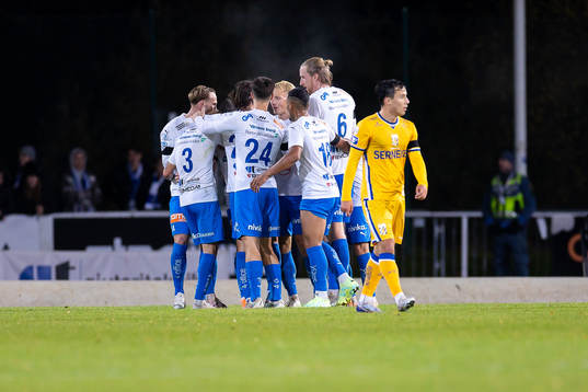 Värnamos spelare jublar