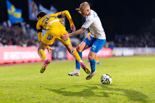 IFK Göteborgs Thomas Santos och Värnamos Viktor Bergh